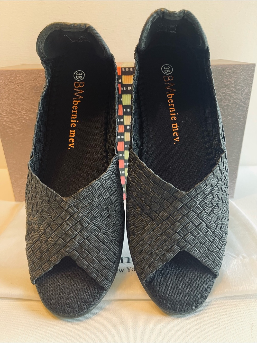 NIB BERNIE MEV DREAM SLIP-ON FLATS OPEN TOE BLACK WOMENS SIZE 7 - Picture 7 of 14